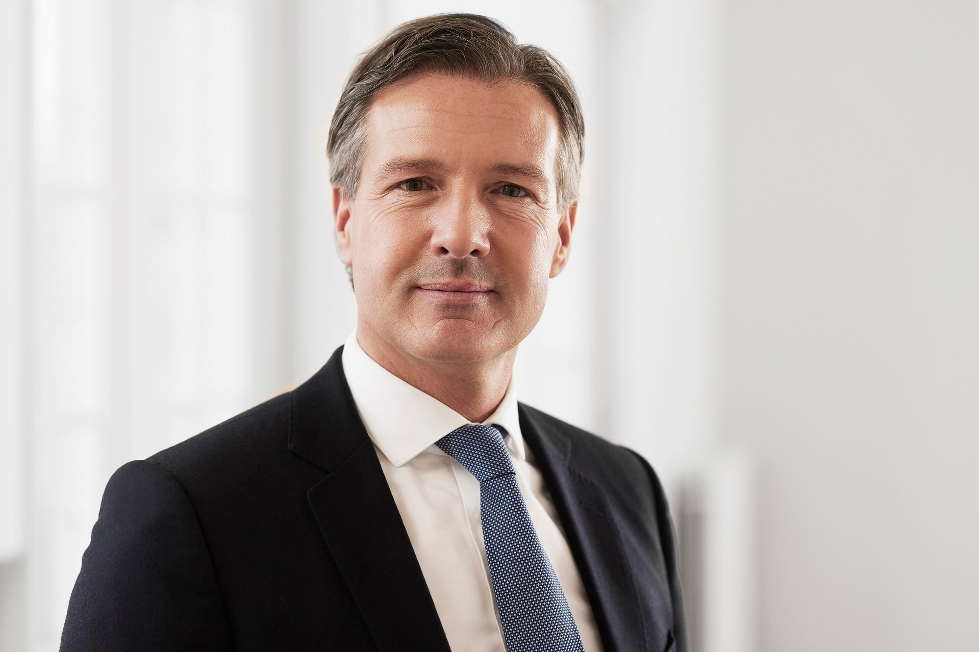 mr. A.J.M. (Arjen) de Bruijn