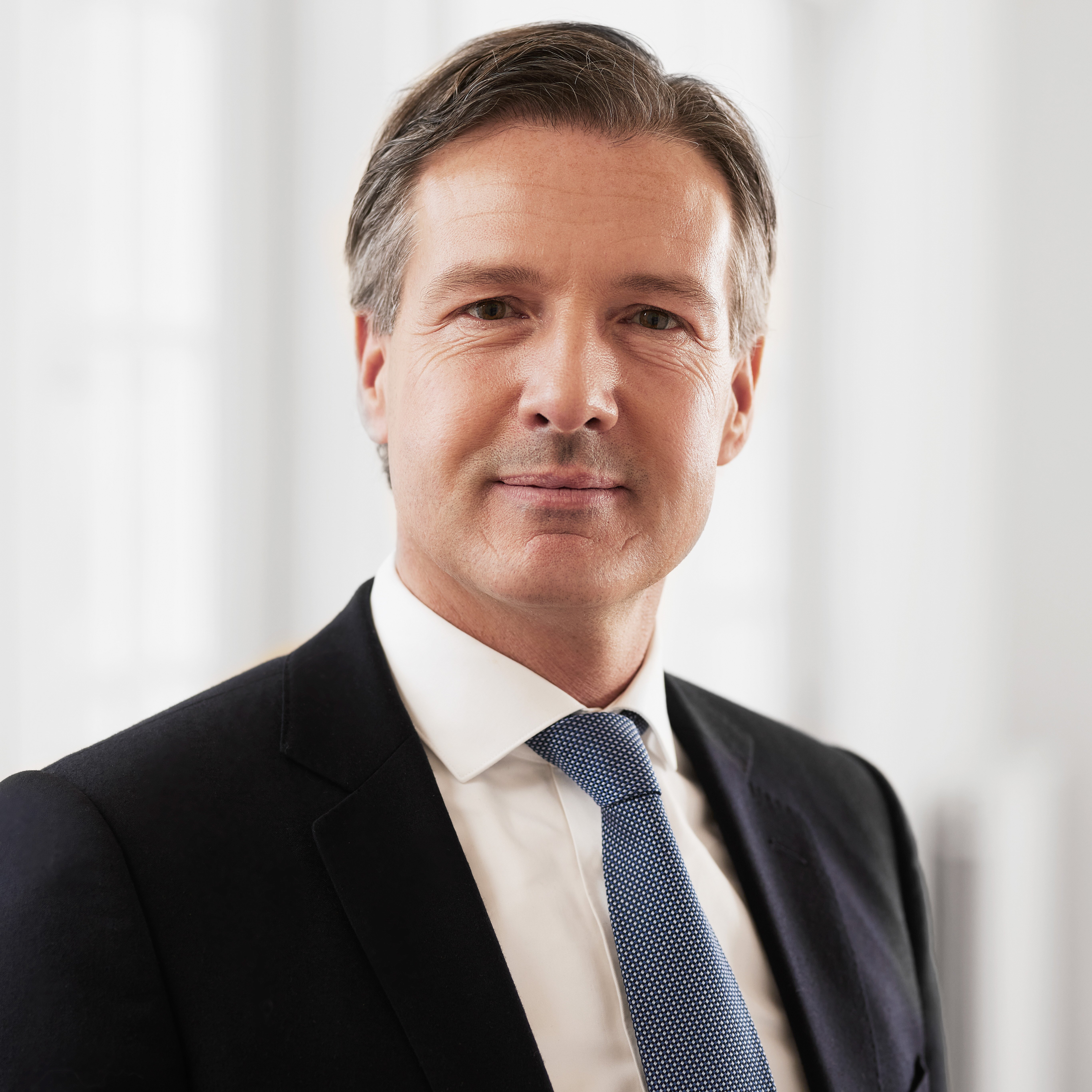 mr. A.J.M. (Arjen) de Bruijn