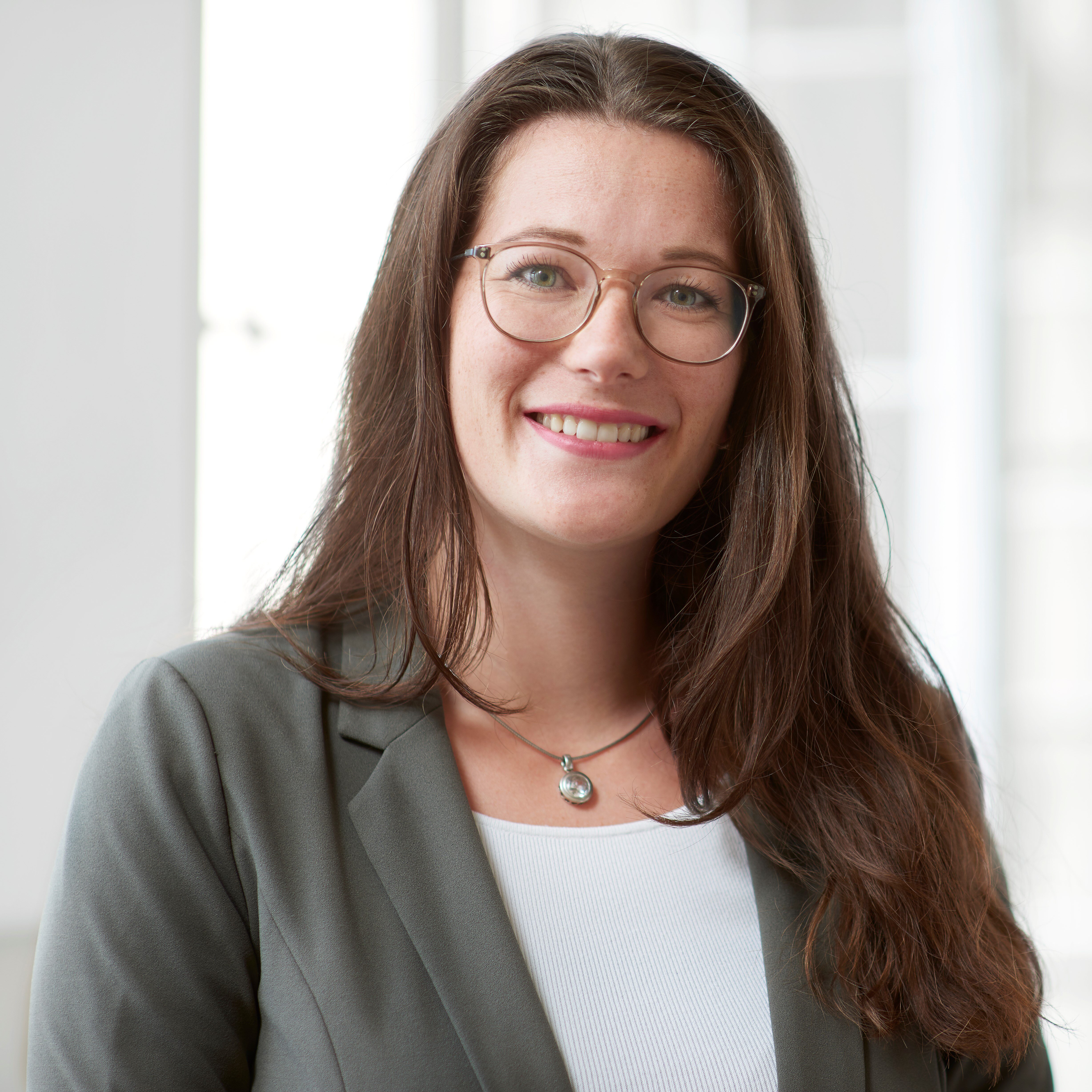 mr. F.H.M. (Floortje) Eijdems