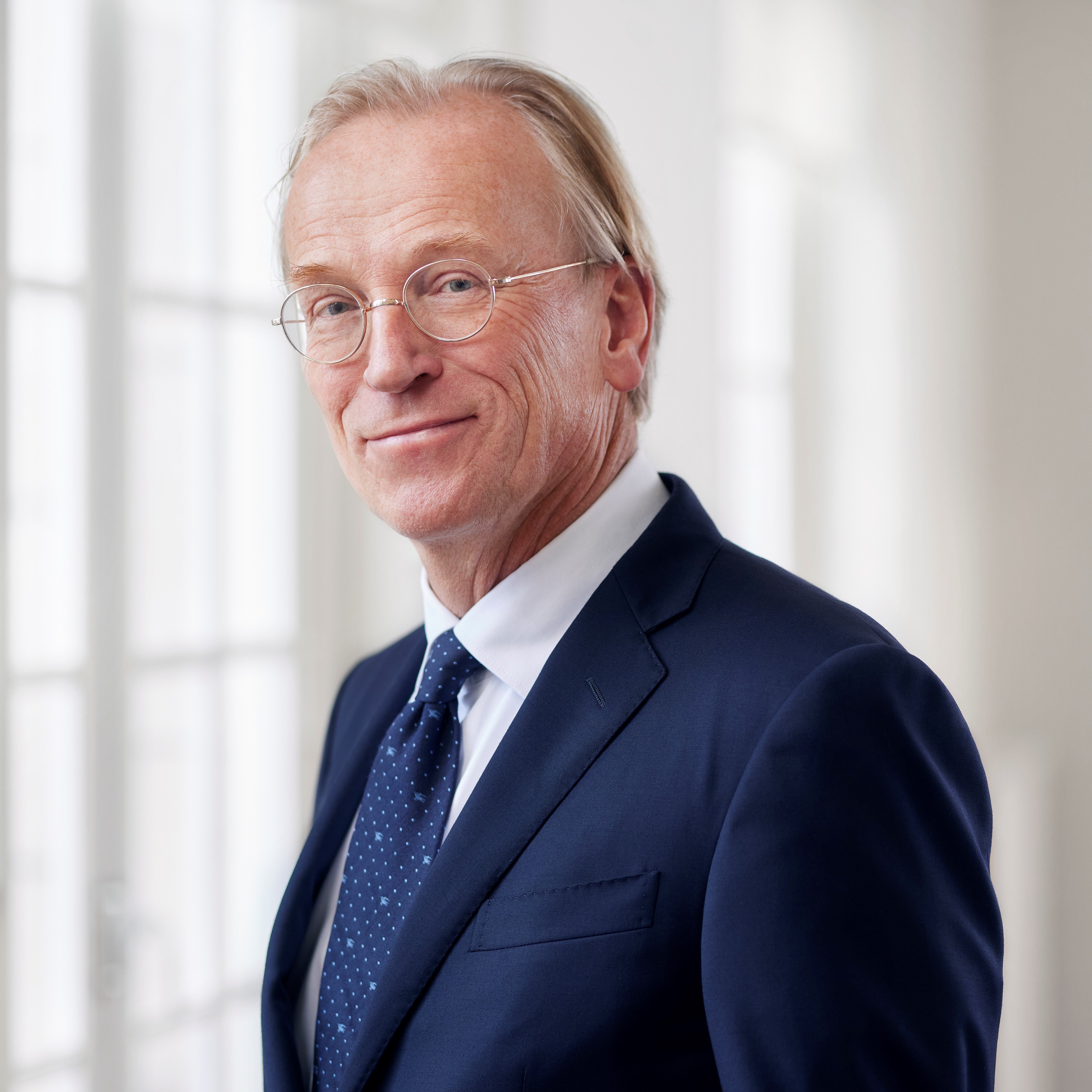 mr. L.P. (Léon) Schuttelaar