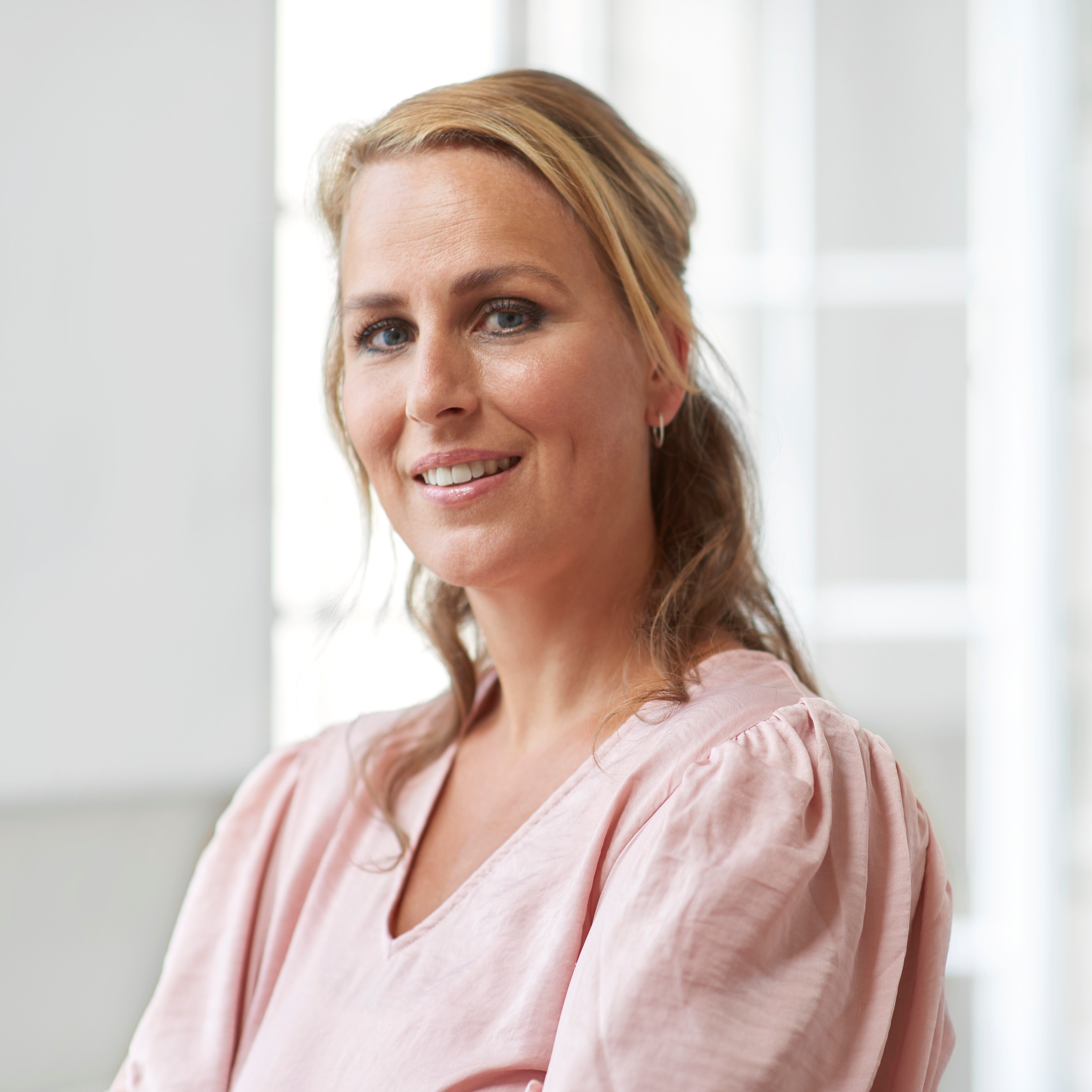 E.B. (Lineke) van Roosmalen