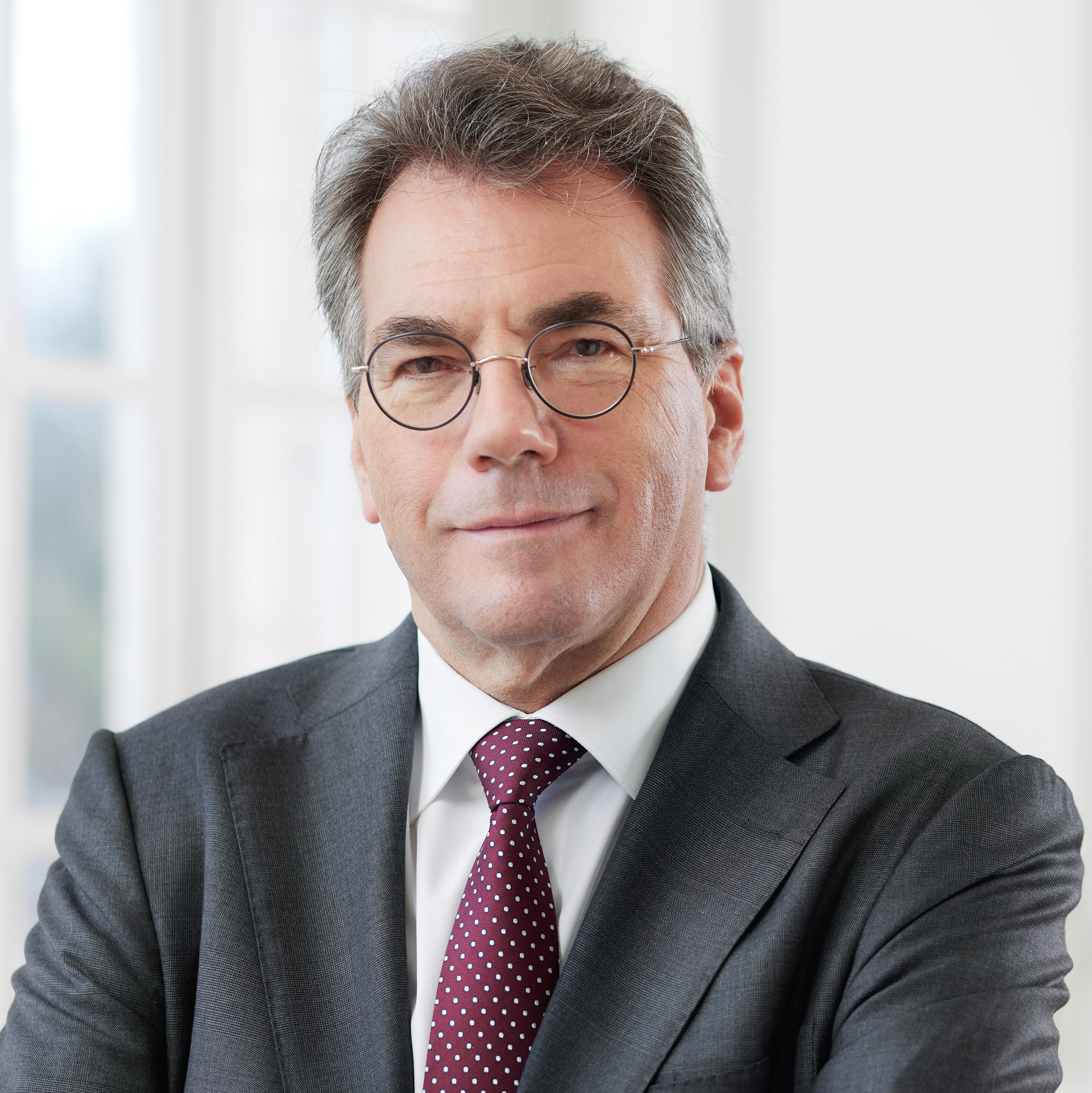 mr. M.M.H. (Maarten) van Dooren