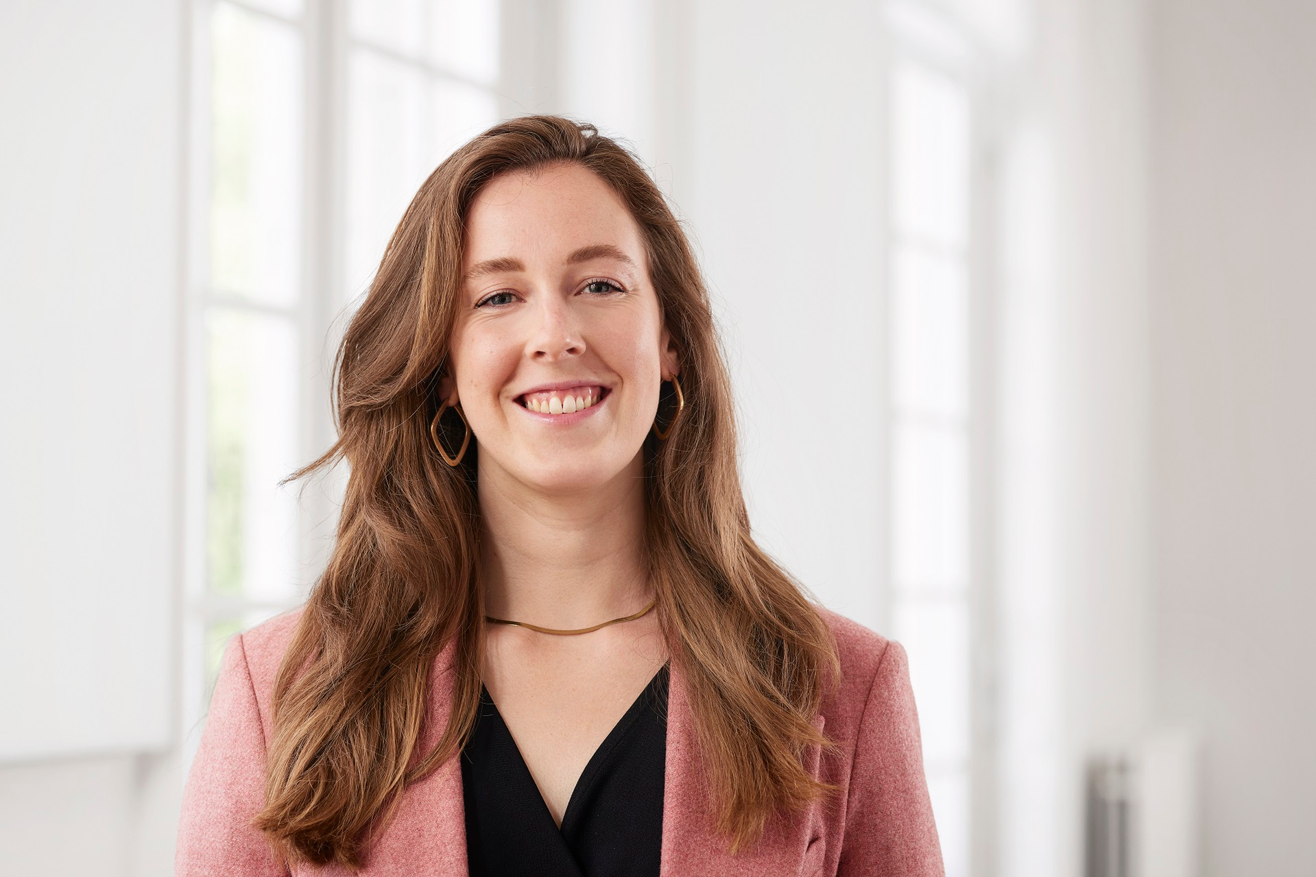 mr. N.M. (Nienke) Prins